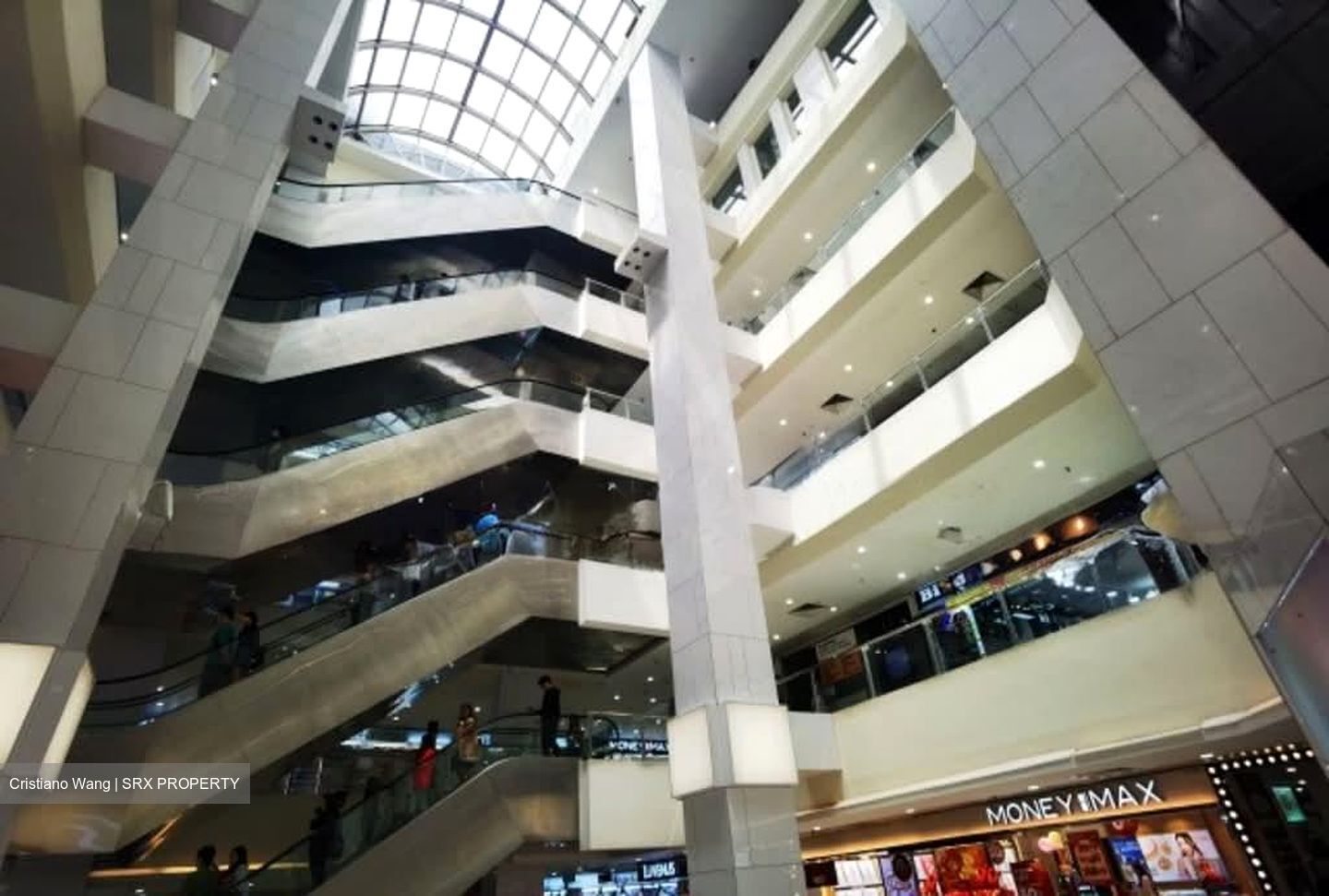Lucky Plaza (D9), Retail #583279761